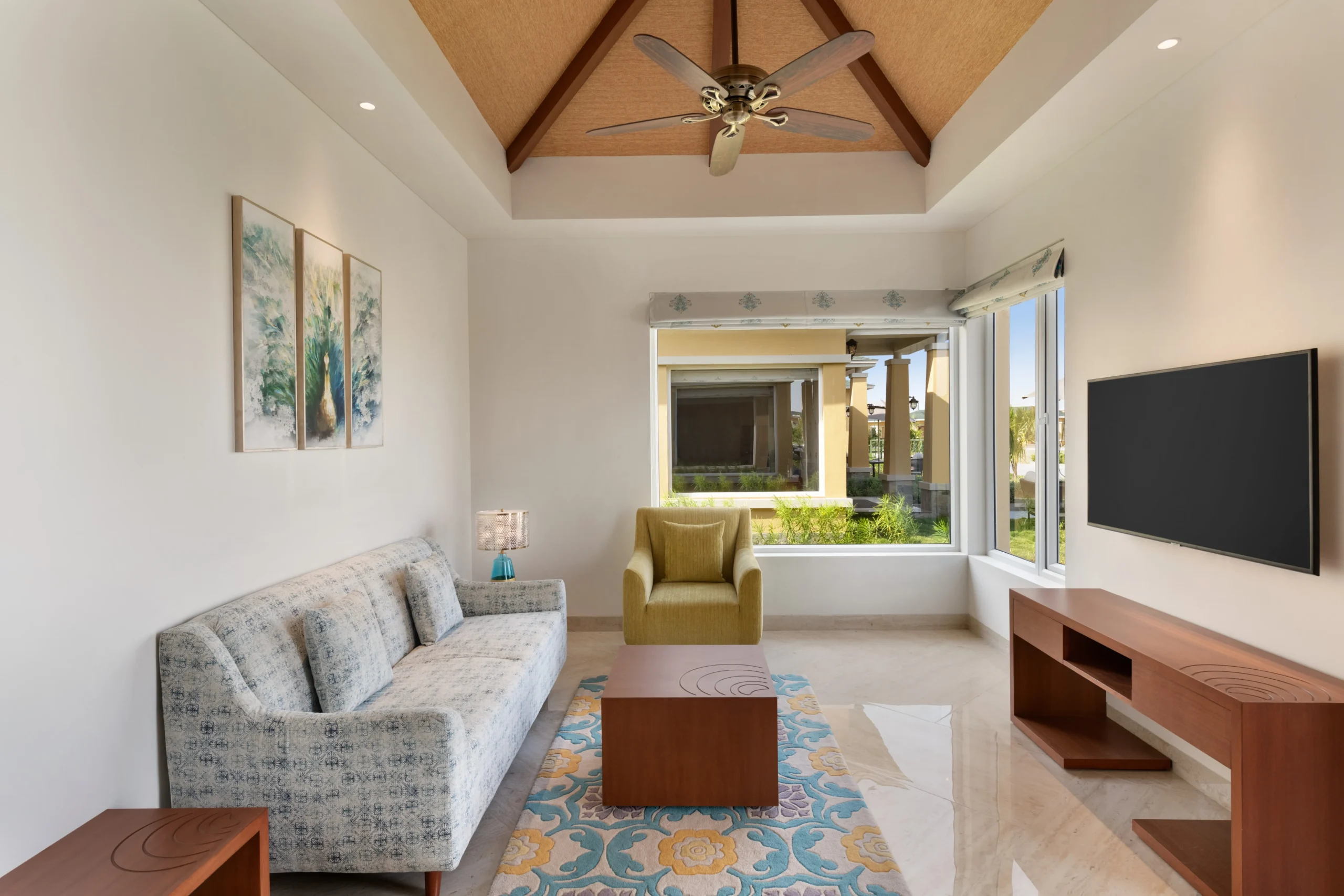 Sunrise King Suite interior detail